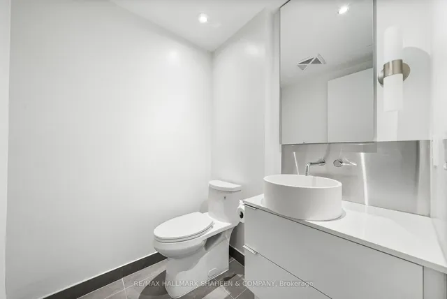 Additional image 15 of 185 Roehampton Ave Unit 702