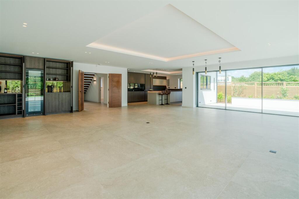 Additional image 11 of Broomhills Chase, Little Burstead, Billericay