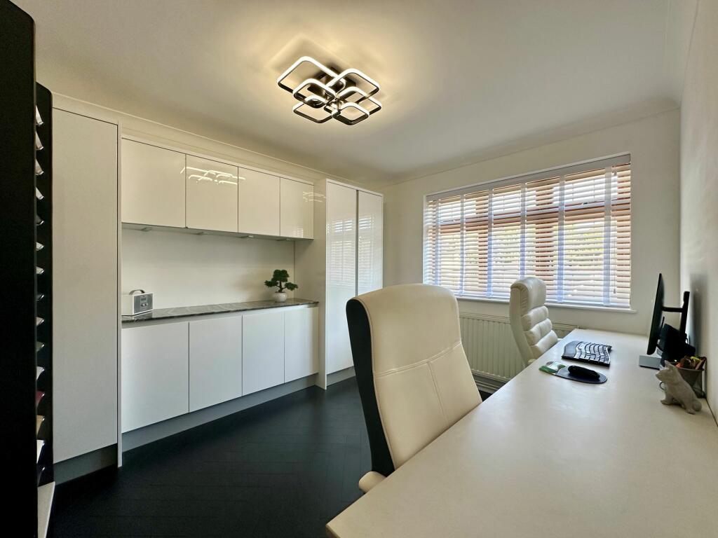 Additional image 20 of Noak Hill Road, Billericay, CM12