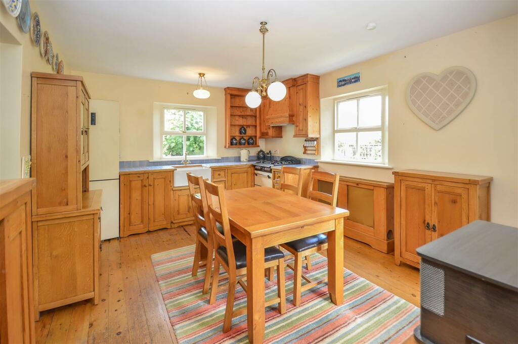 Additional image 4 of Middle Road, Ingrave, Brentwood