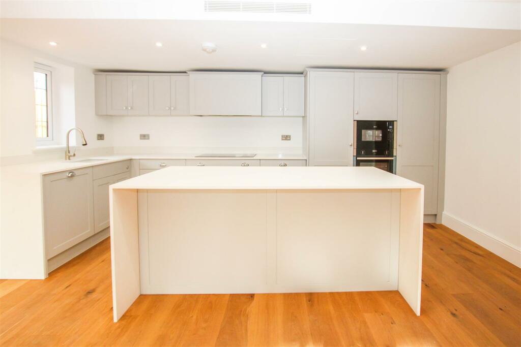 Additional image 5 of Shenfield Road, Shenfield, Brentwood