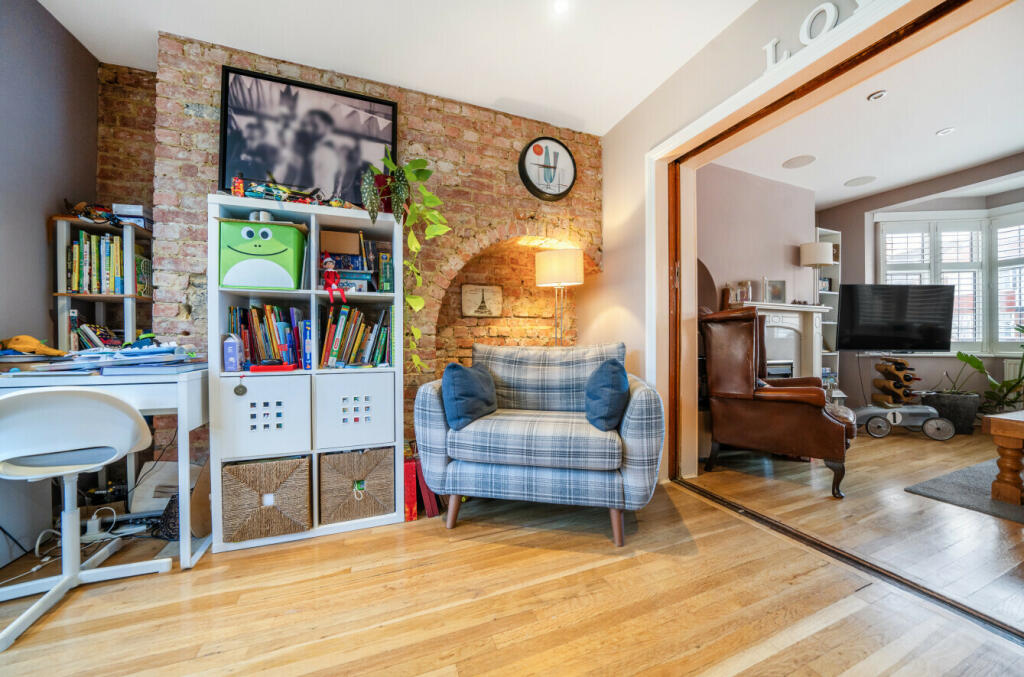 Additional image 6 of Oxford Close, Mitcham, CR4