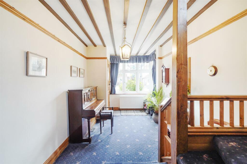 Additional image 34 of Carlyle Road, Croydon