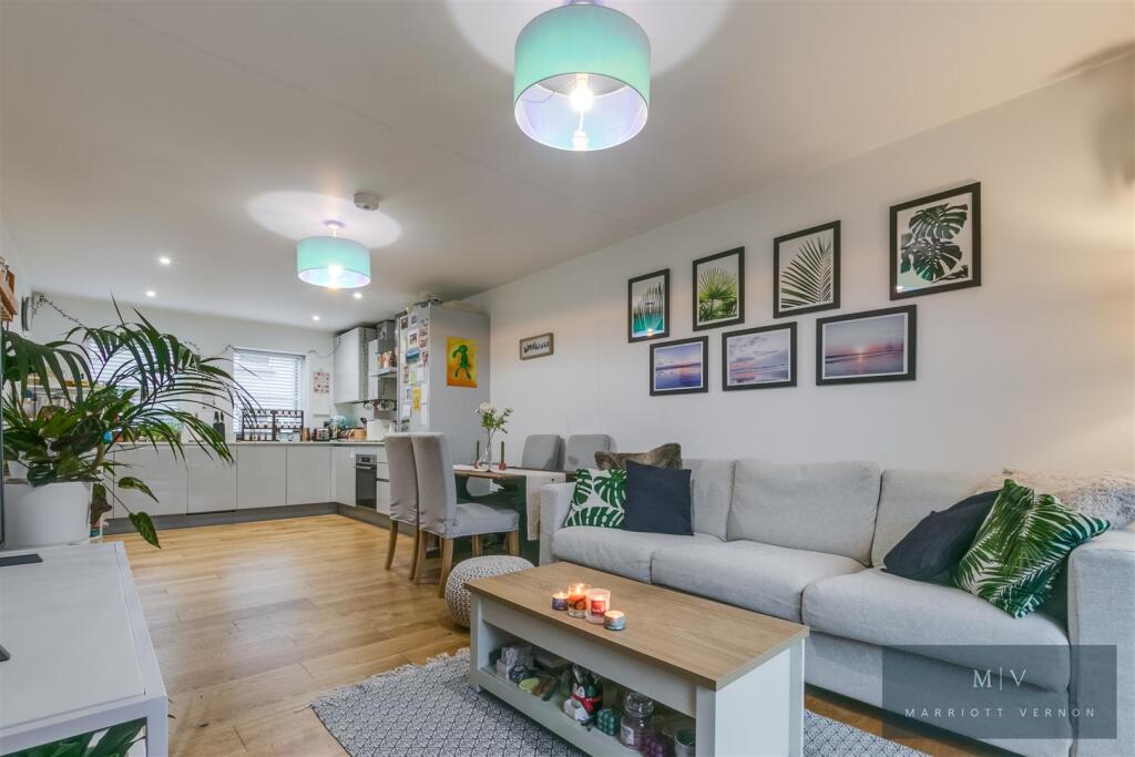 Additional image 17 of Selsdon Road, South Croydon