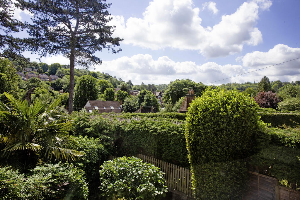 Additional image 6 of Dunedin Drive, Caterham, CR3