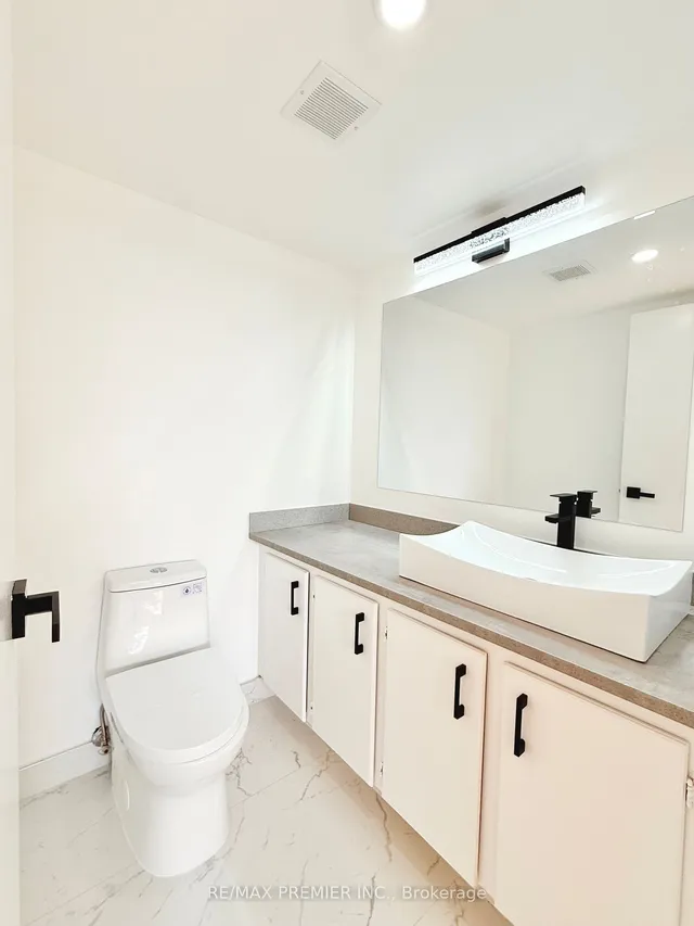 Additional image 9 of 3 Lisa St Unit 312