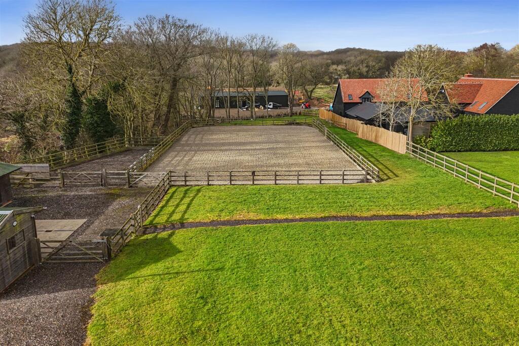 Additional image 4 of Park Lane, Ramsden Heath, Billericay