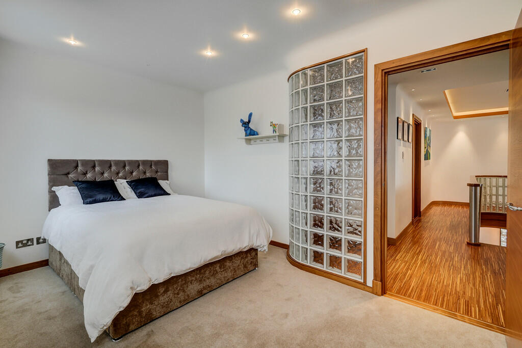 Additional image 39 of Cliff Way, Frinton-on-Sea