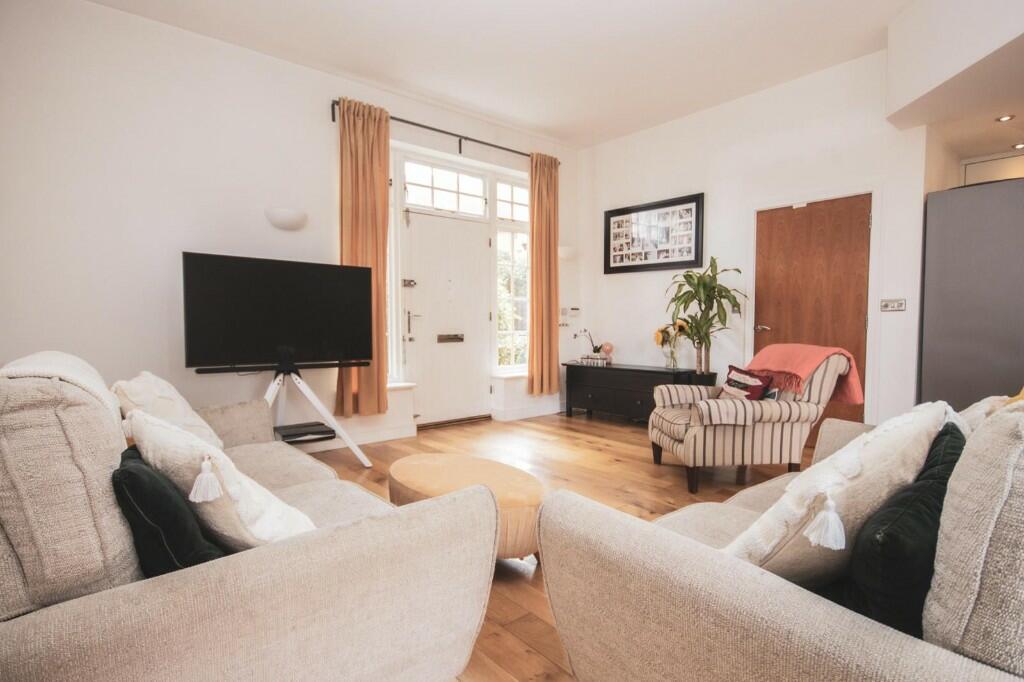 Additional image 3 of Drovers Mead, Warley, Brentwood, Essex, CM14