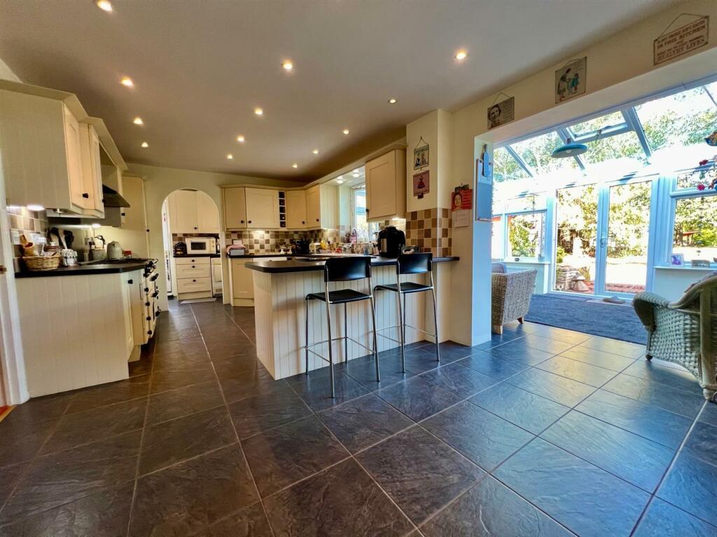 Additional image 5 of Beauchamps, Burnham-On-Crouch