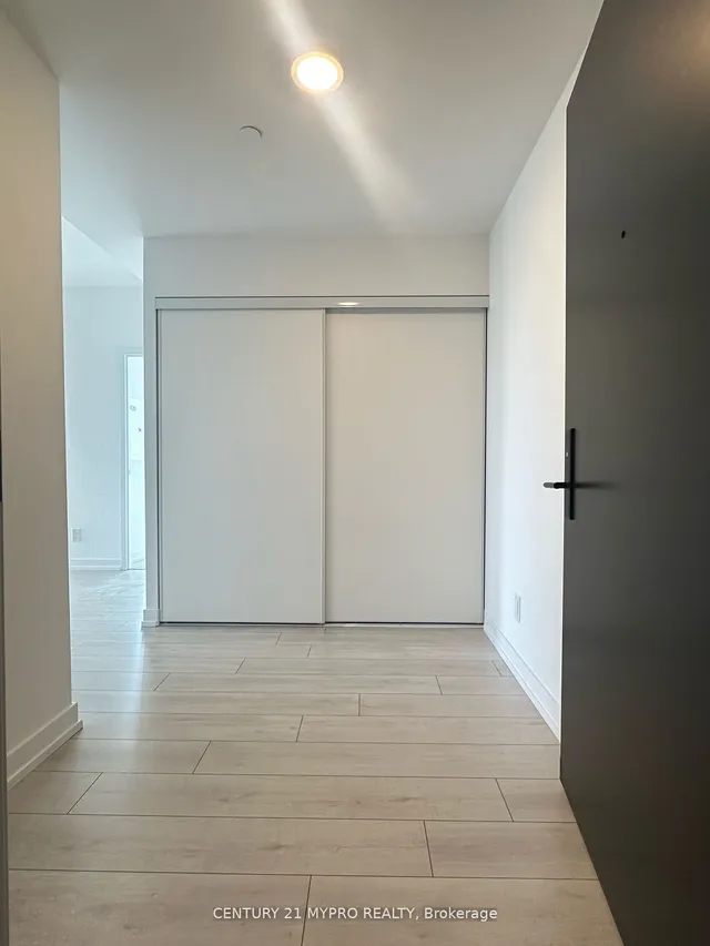 Additional image 3 of 500 Dupont St Unit 607