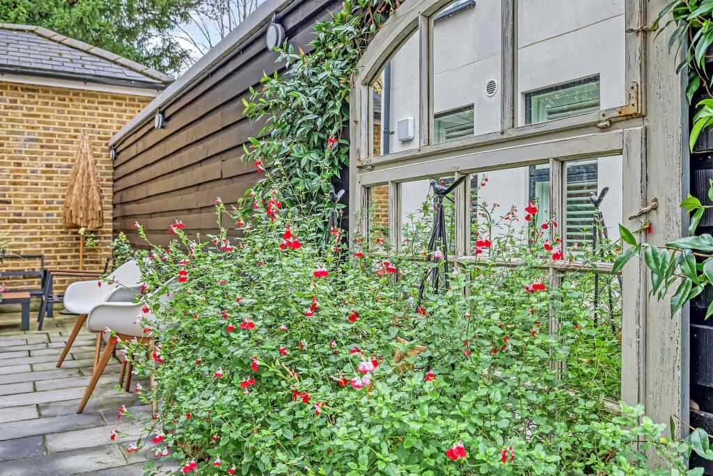 Additional image 24 of Piercing Hill, Theydon Bois,