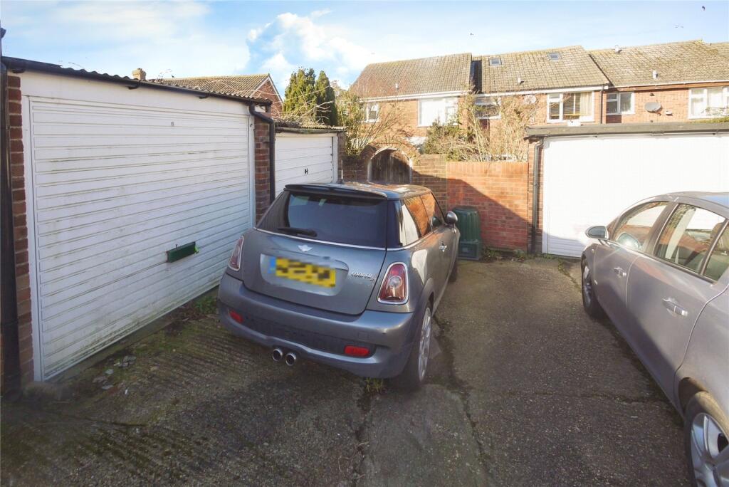 Additional image 10 of Wingrave Crescent, Brentwood, Essex, CM14