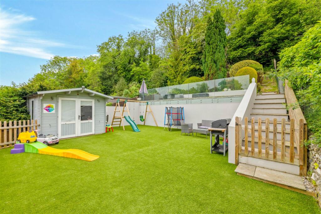 Additional image 12 of Caterham Drive, Coulsdon, CR5 1JQ