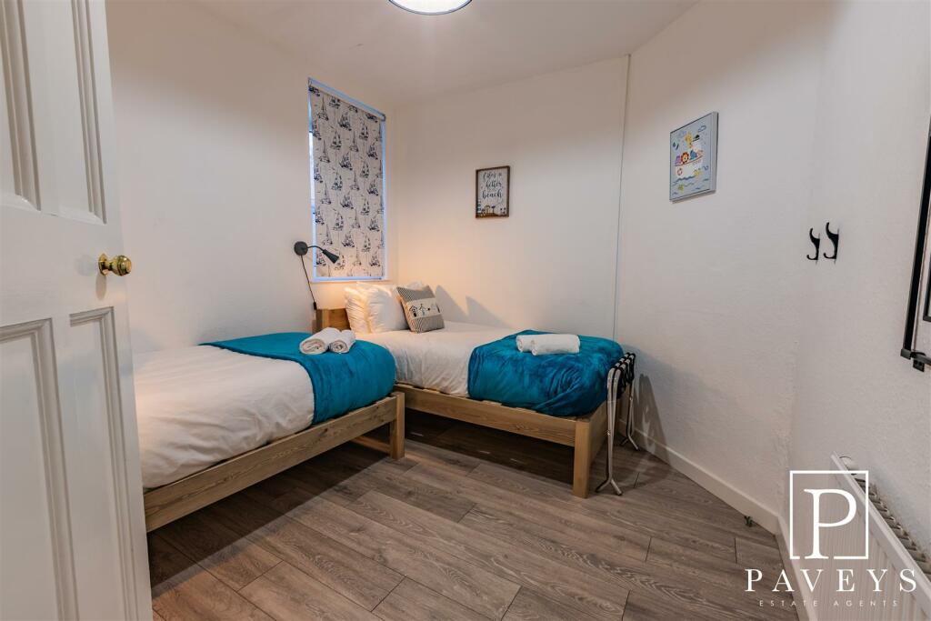 Additional image 17 of High Street, Walton On The Naze