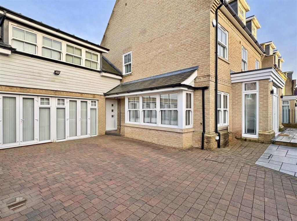 Additional image 44 of Queenborough Lane, Great Notley, Braintree