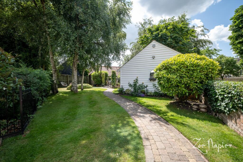 Additional image 11 of Bocking