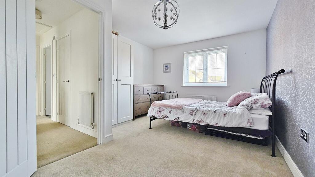 Additional image 22 of Skippers Way, Walton On The Naze