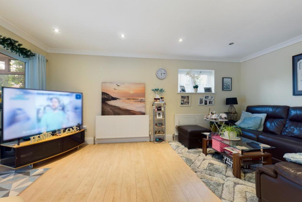 Additional image 9 of Doddinghurst Road, Doddinghurst, Brentwood