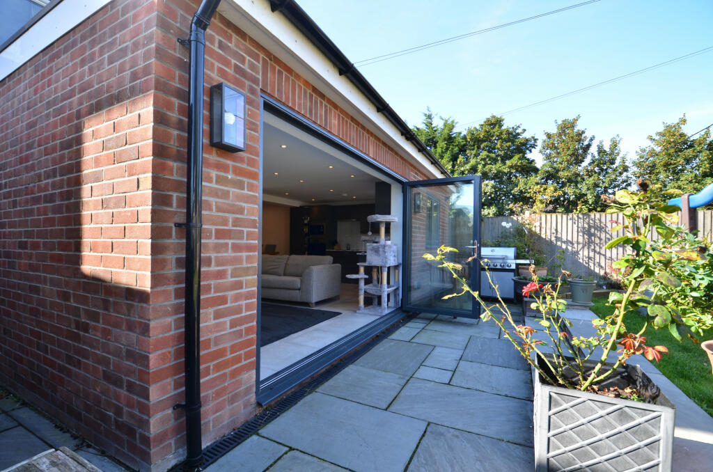 Additional image 13 of Little Oakley