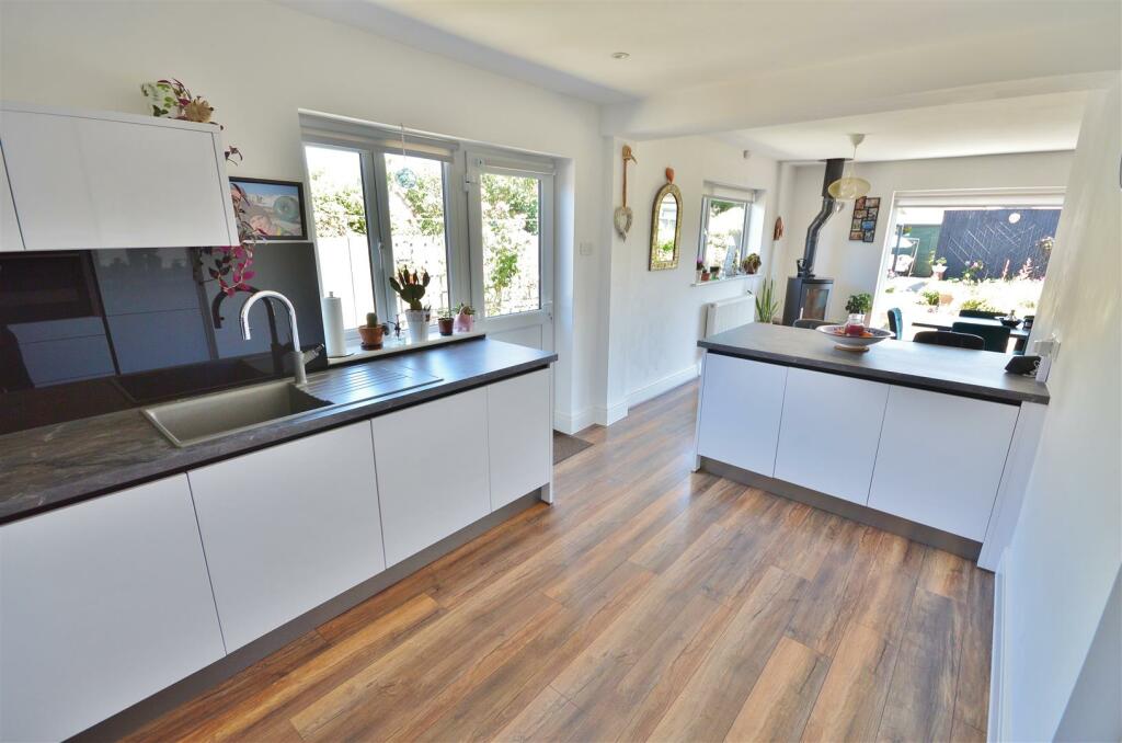 Additional image 13 of Ingarfield Road, Holland-On-Sea,