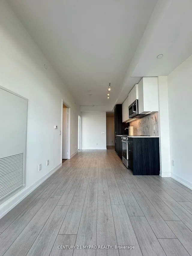 Additional image 14 of 500 Dupont St Unit 607