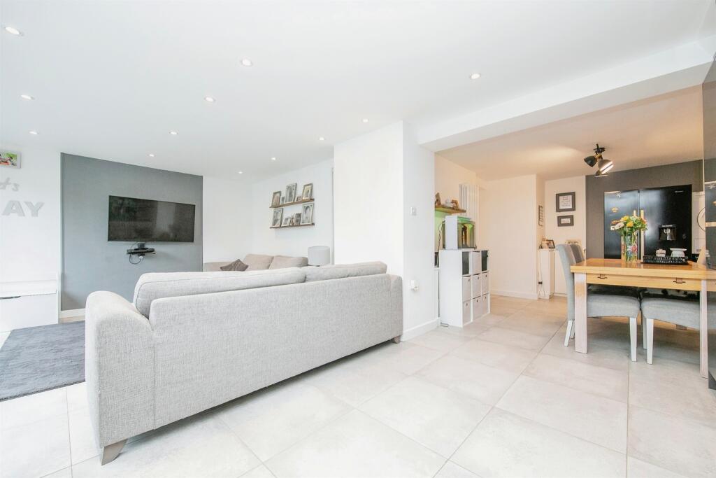 Additional image 4 of Bay View Crescent, Little Oakley, Harwich