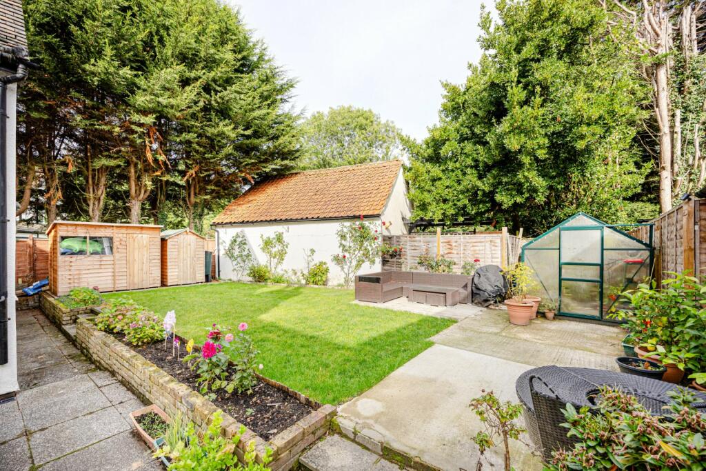 Additional image 15 of Burton End, Stansted, Essex, CM24