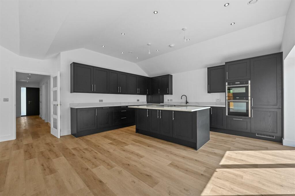 Additional image 13 of New Road, Little Burstead, Billericay