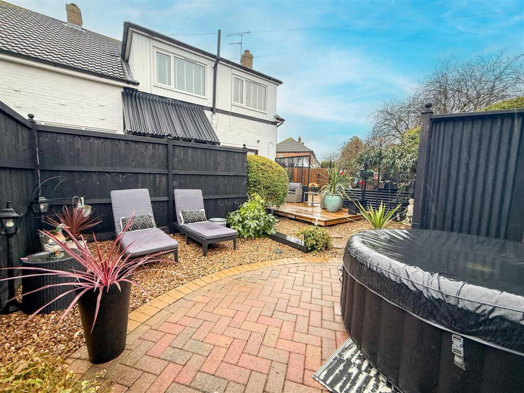 Additional image 24 of Cherry Tree Avenue, Clacton-On-Sea, Essex