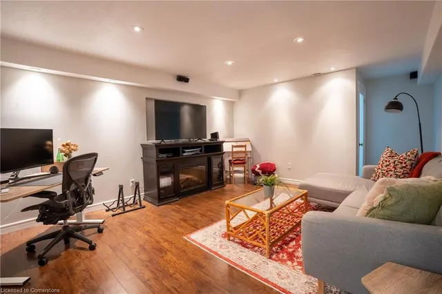 Additional image 40 of 913 Rush Meadow Crt