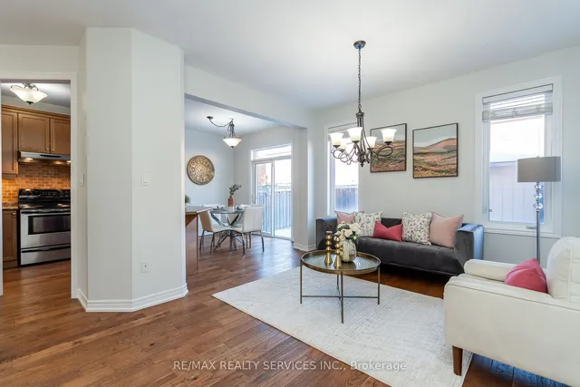 Additional image 13 of 112 Amaranth Cres