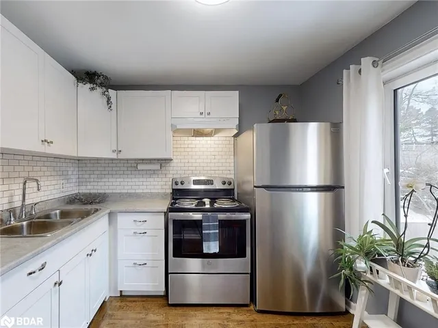 Additional image 20 of 16 Edinborough Crt