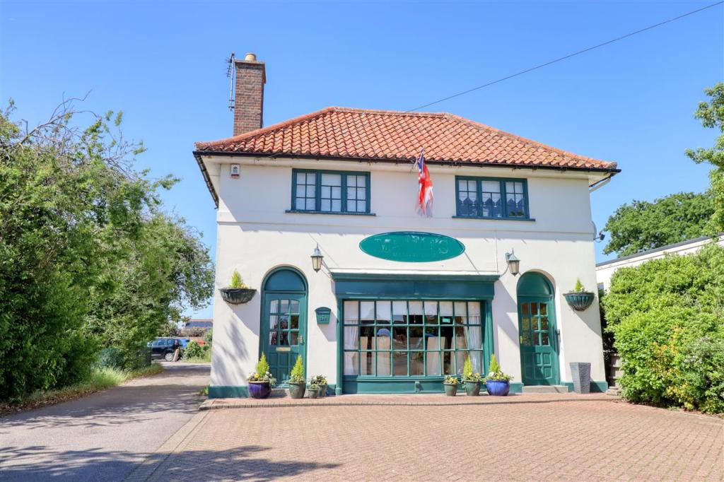 Additional image 11 of Maffia's, Frinton Road, Holland on Sea