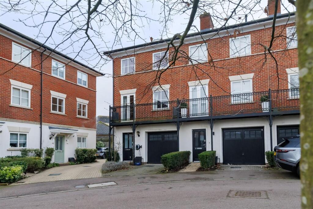 Additional image 32 of Mowbray Close, Epping