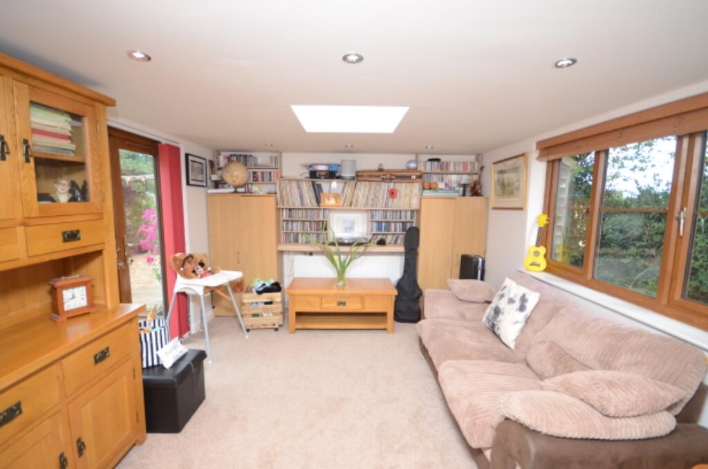 Additional image 9 of Field View The Street, Sheering