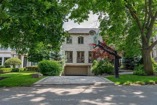 135 Buckingham Ave