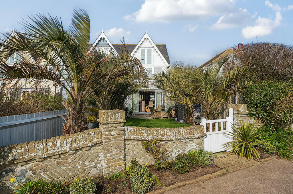 Additional image 21 of Green Lane, Walton on the Naze, Essex
