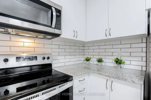 Additional image 15 of 719 Lawrence Ave Unit 52