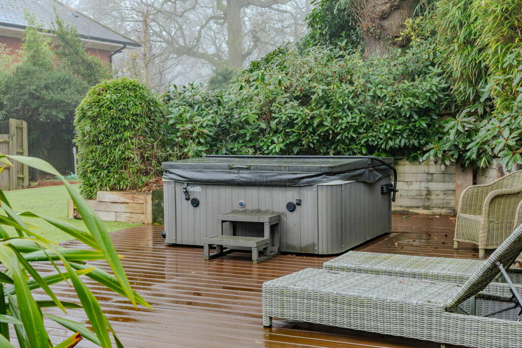 Additional image 43 of Thorndon Approach, Herongate, Brentwood, CM13 3PA