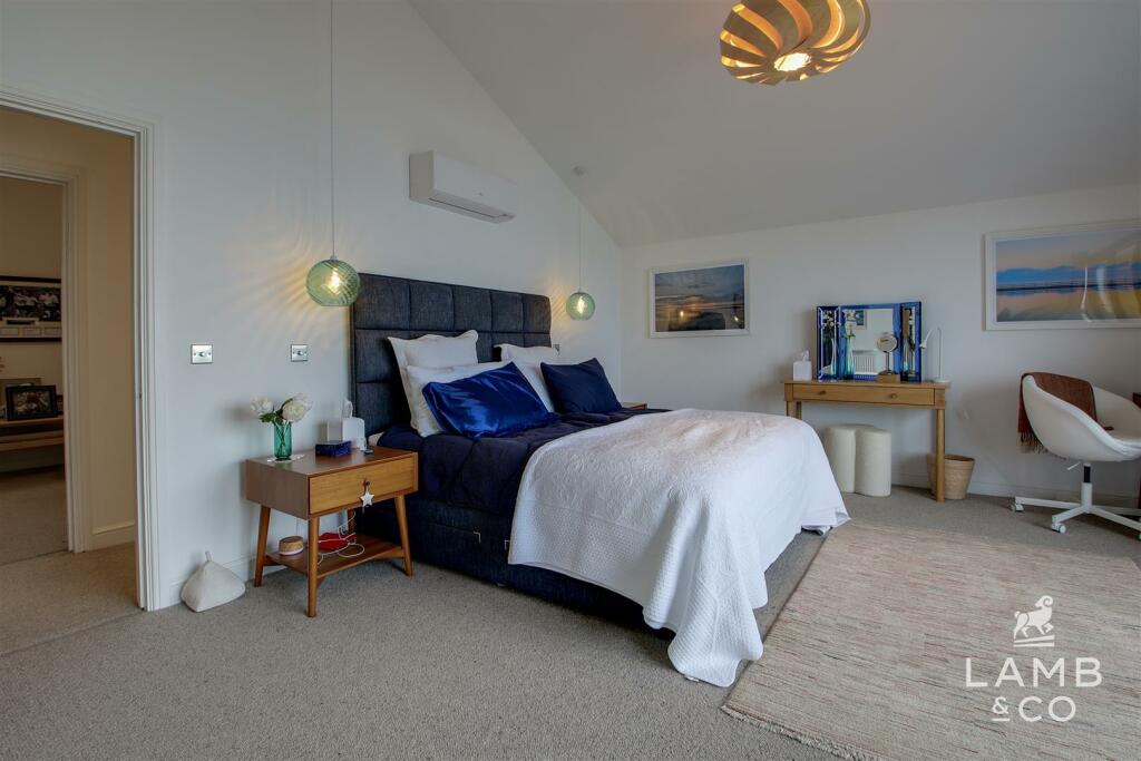 Additional image 22 of Eastern Promenade, Point Clear Bay