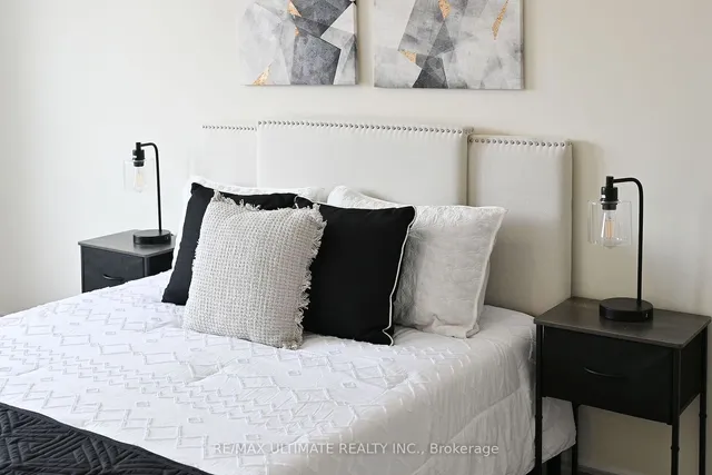 Additional image 19 of 18 Thresher St