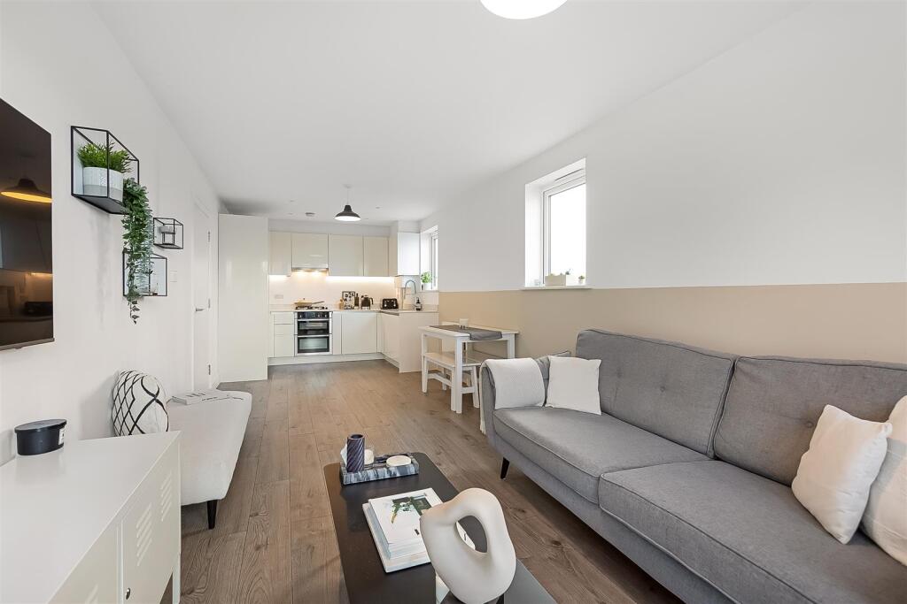 Additional image 7 of Station Road, Whyteleafe