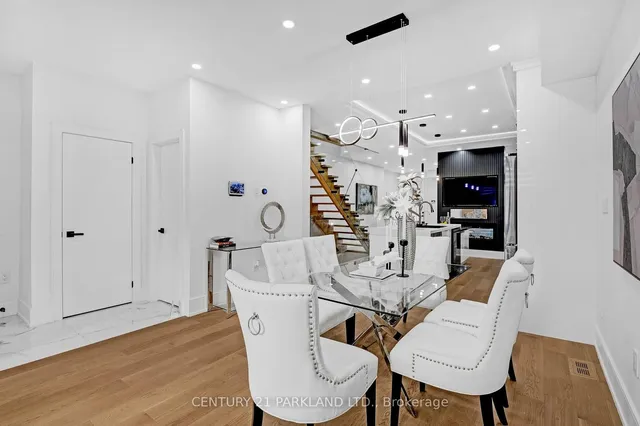 Additional image 6 of 978 Carlaw Ave