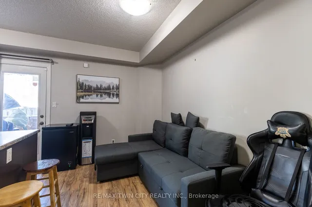 Additional image 11 of 38 Howe Dr Unit 6B