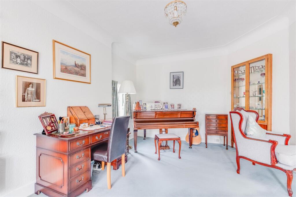 Additional image 4 of Hooton Road, Willaston, Neston