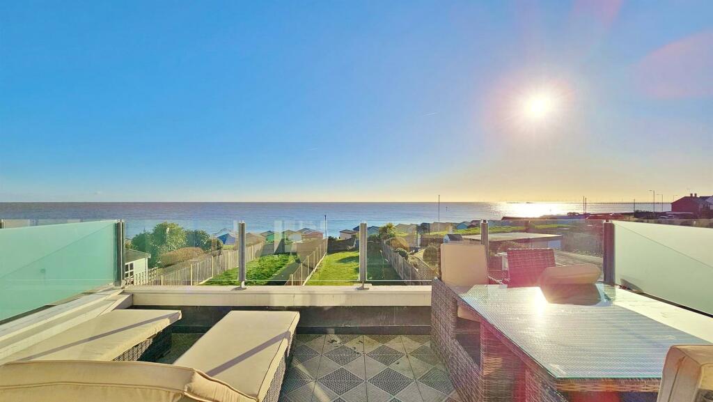 Additional image 18 of Green Lane, Walton On The Naze