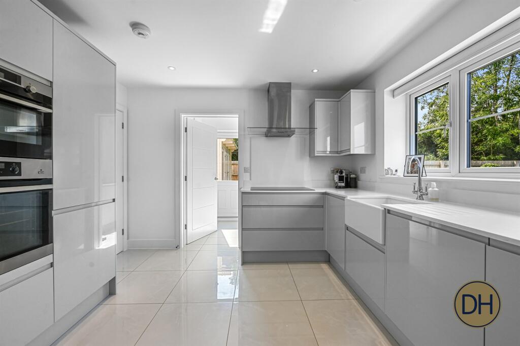 Additional image 8 of Highfield Close, Hastingwood, Essex CM17