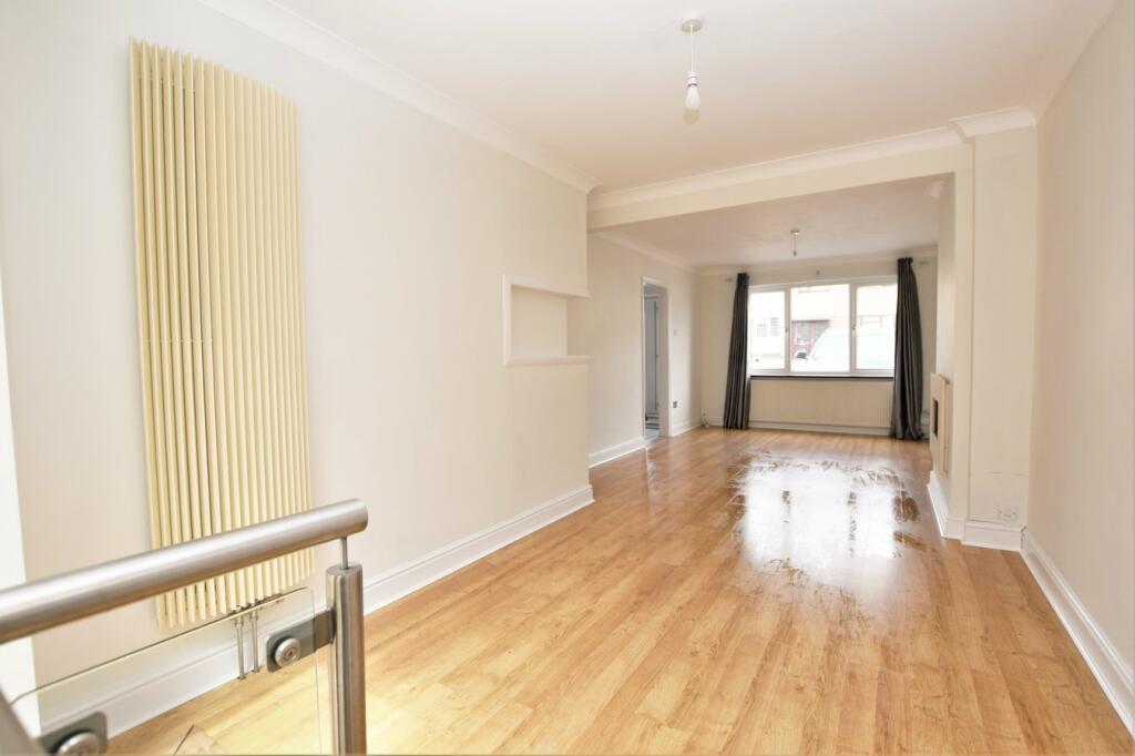 Additional image 5 of Passingham Avenue, Billericay, CM11