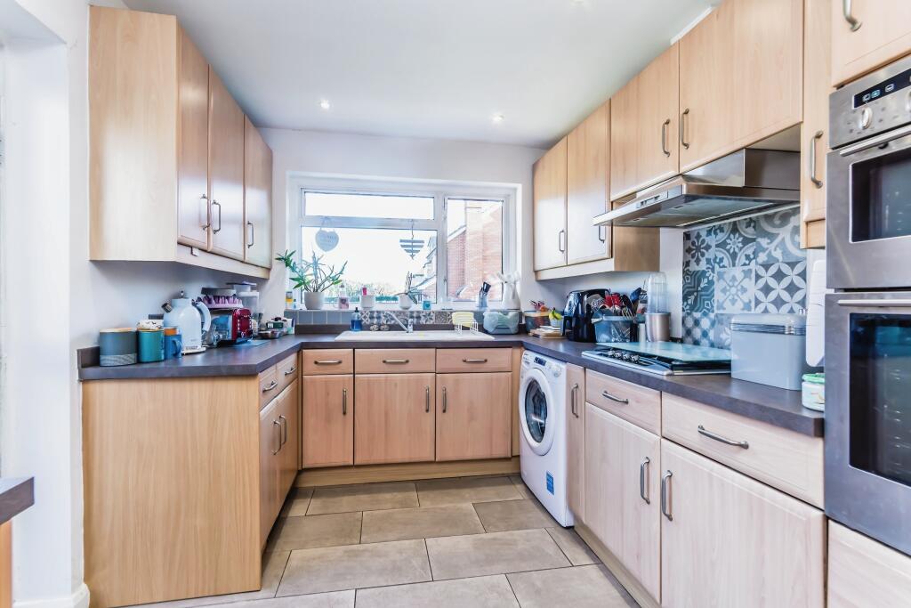 Additional image 4 of Temple Avenue, Croydon, Surrey, CR0